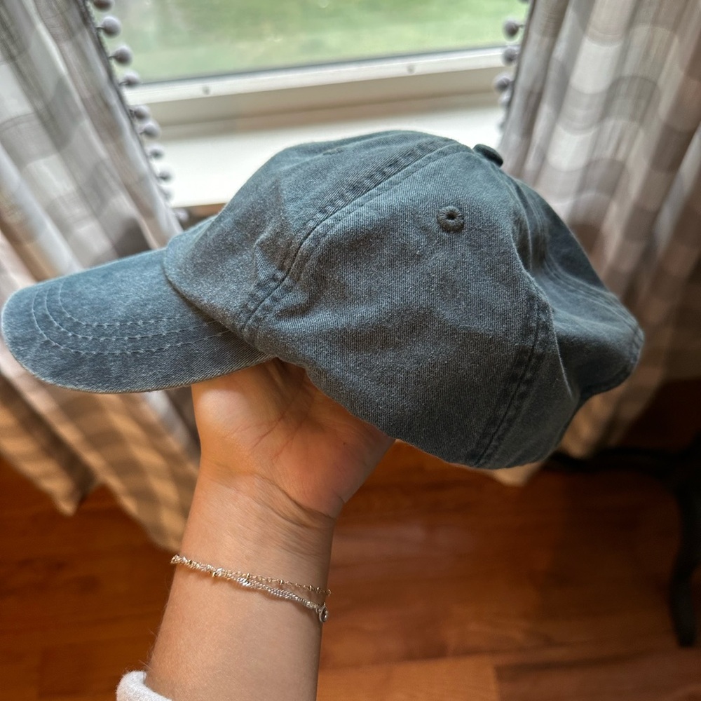 Hat - Picture 3 of 6